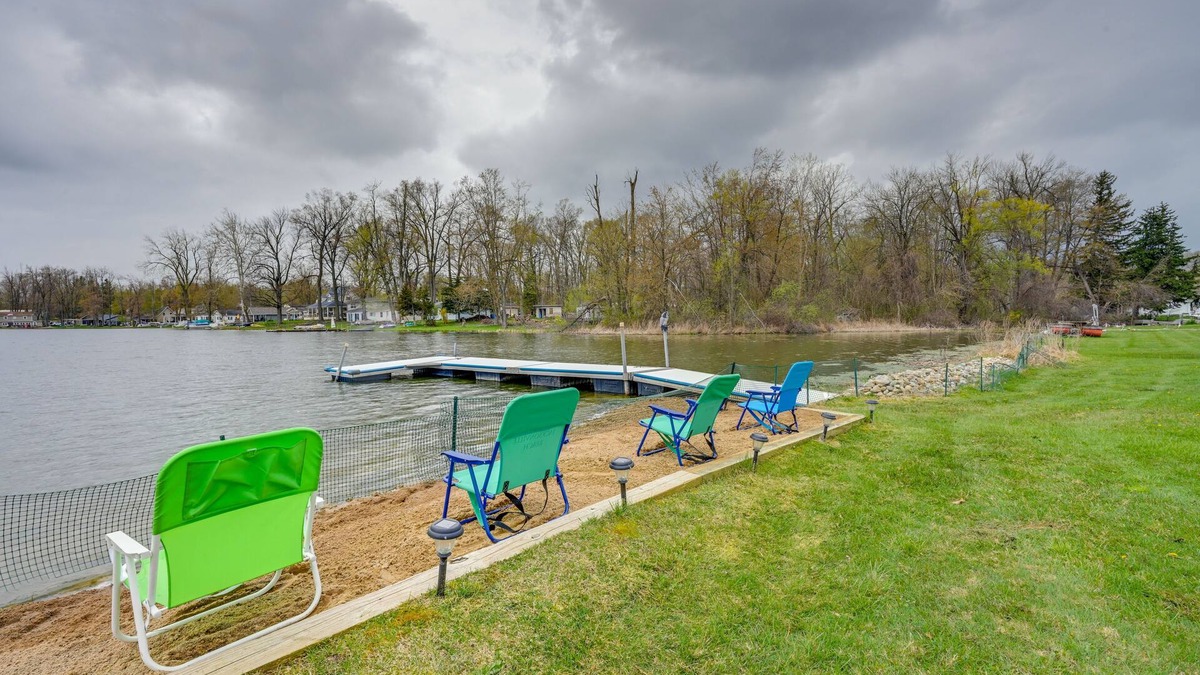 Frontier Cottage | Osseo Cottage on Pleasant Lake w/Dock & Views!