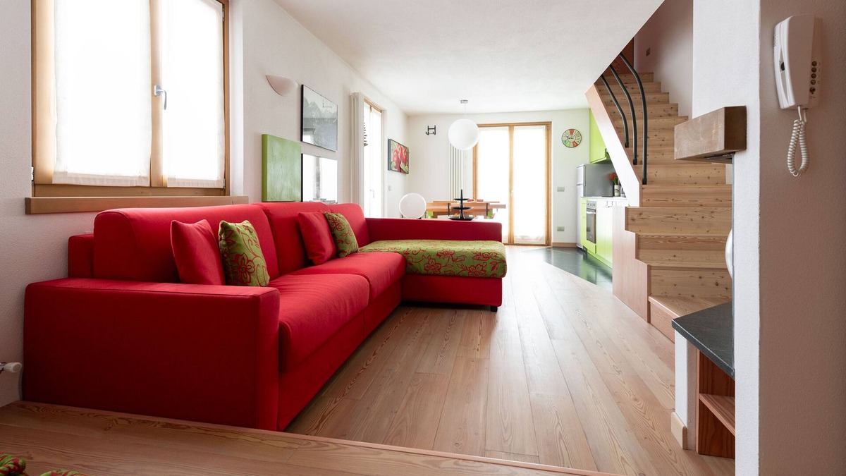 Santa Lucia Apartment | Osteglio 15/F - Viola