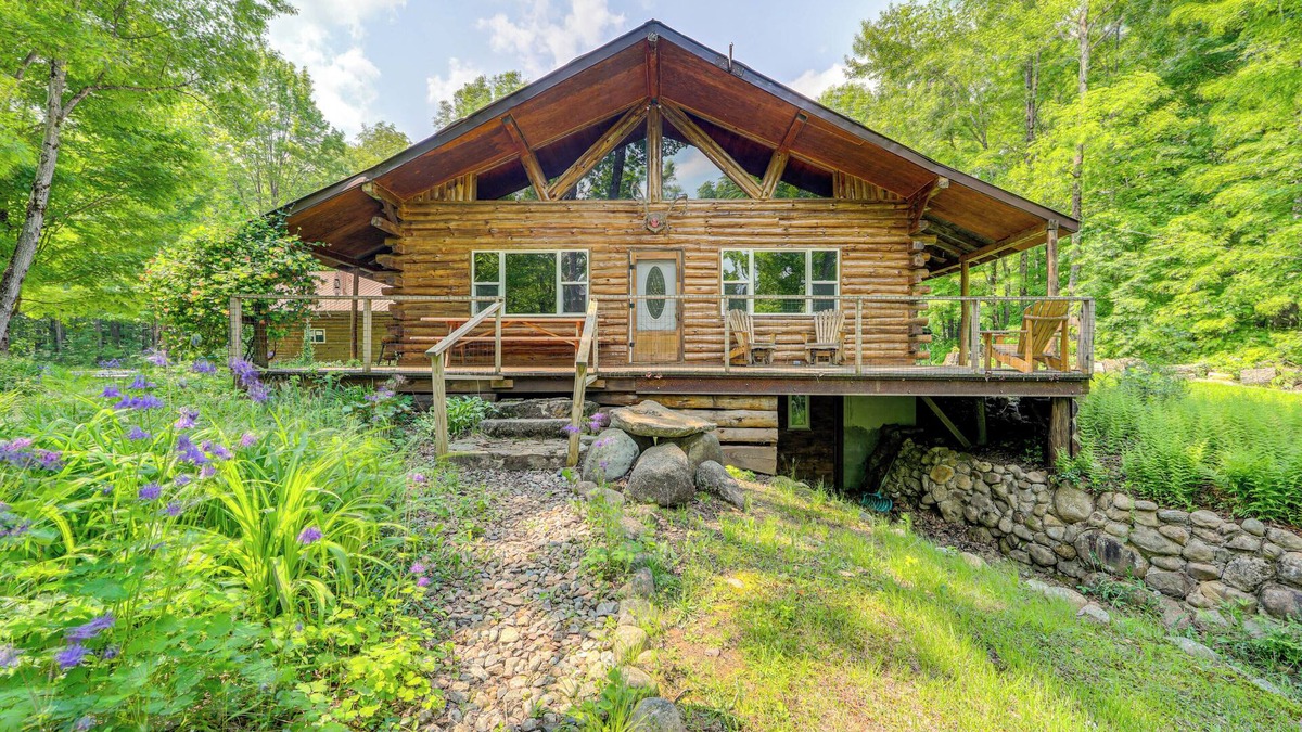 Oswegatchie Cabin | Oswegatchie River Cabin w/Kayaks + Fire Pit!