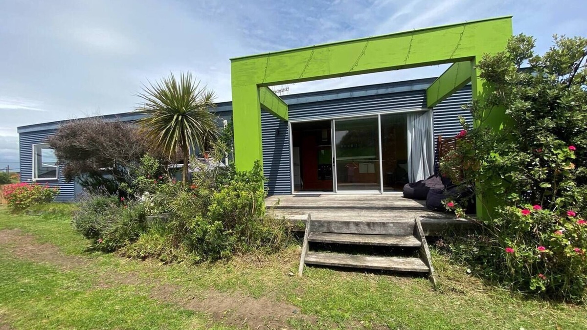 Otaki Beach House | Ōtaki Beach Gem - Coastal Family Getaway