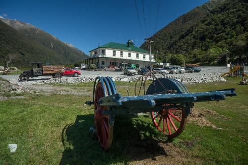 Otira Hotel | Otira Stagecoach Hotel