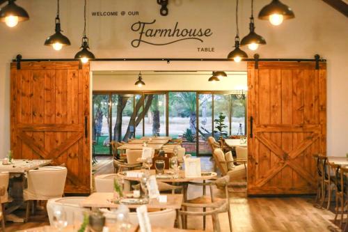 Otjiwarongo Cabin | Otjiwa Safari Lodge