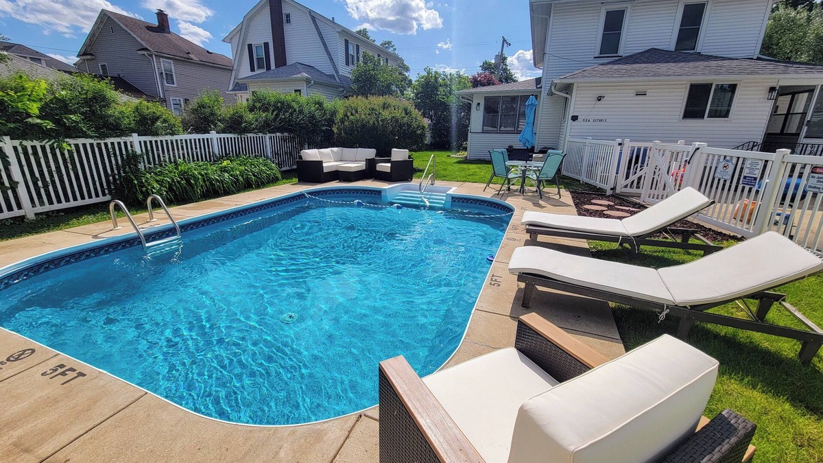 Ottawa House | Ottawa Oasis! Pool, Game room, Pet Friendly!