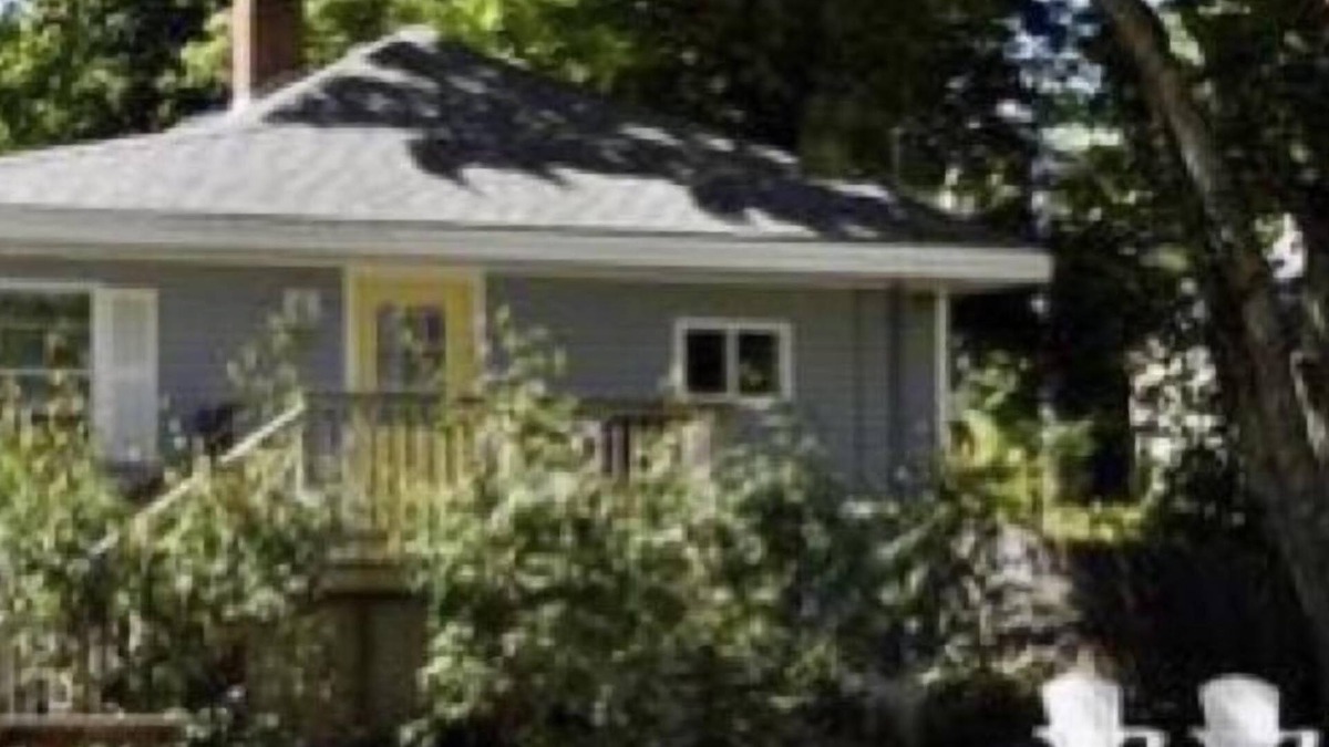 Otter Creek House | 'Otter Cliff Cottage" a short walk to Otter Cove