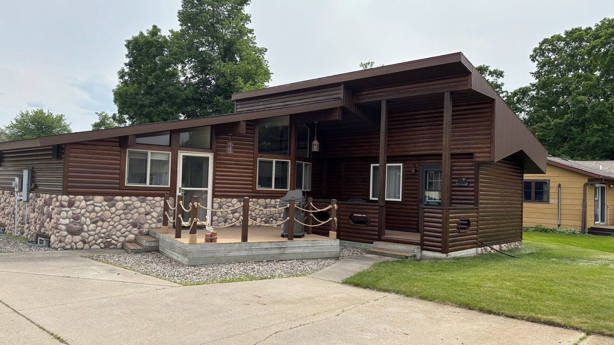 Ottertail House | Ottertail Lake Access Cabin with dock