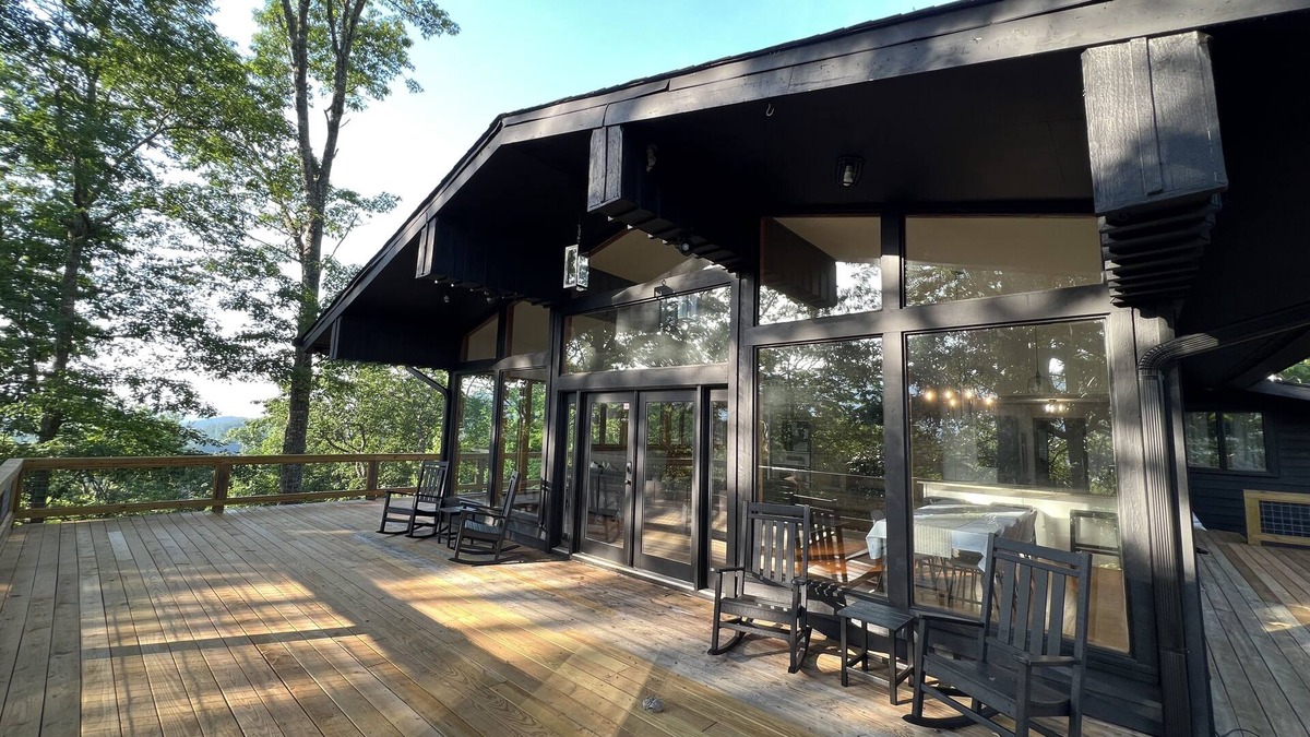 Otto Cabin | Otto, NC Mountain Family Cabin w/breathtaking view, sleeps 10 access to river