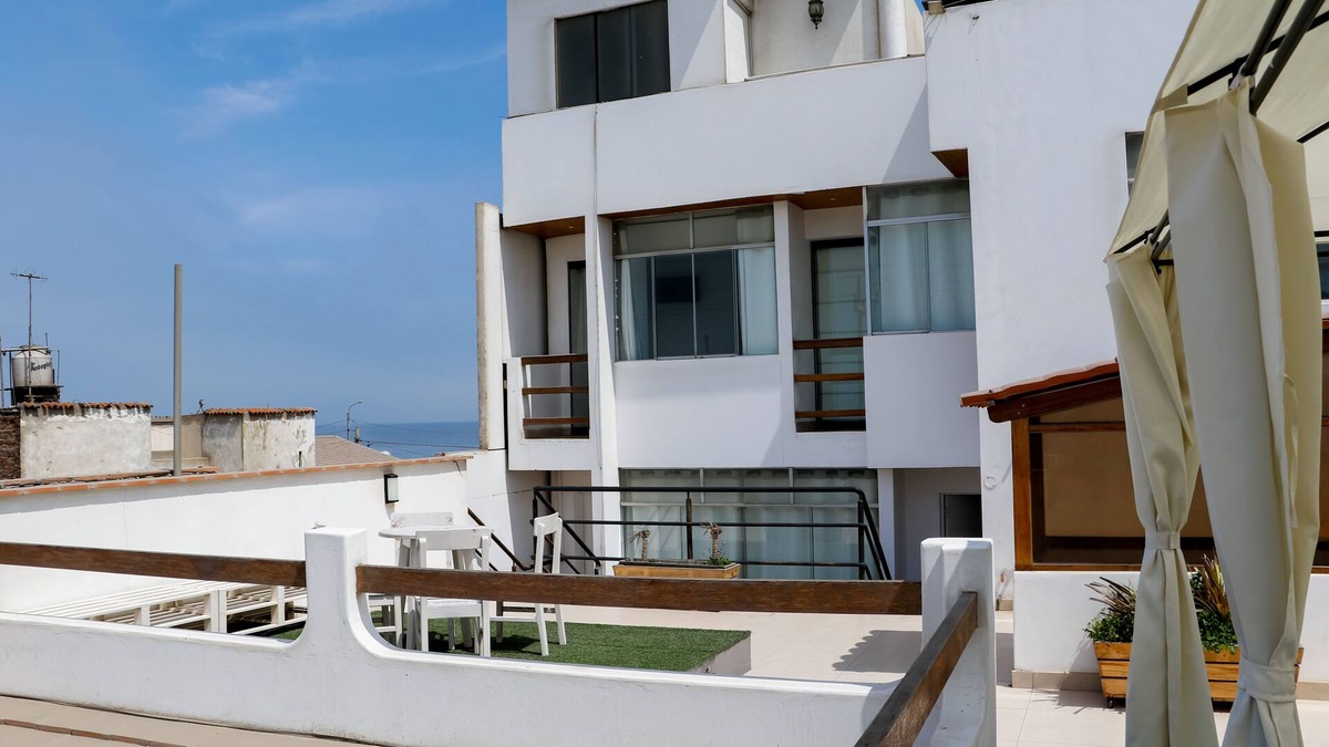 Trujillo Hotel | Our accommodation is just 5 minutes from Huanchaco beach. best waves in Peru.