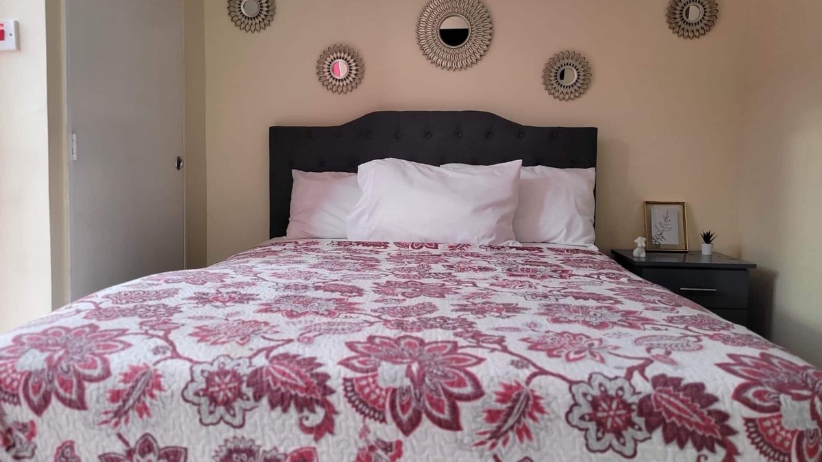 Portmore Apartment | Our beautiful apartment over looks the ocean and as 24 hrs security.