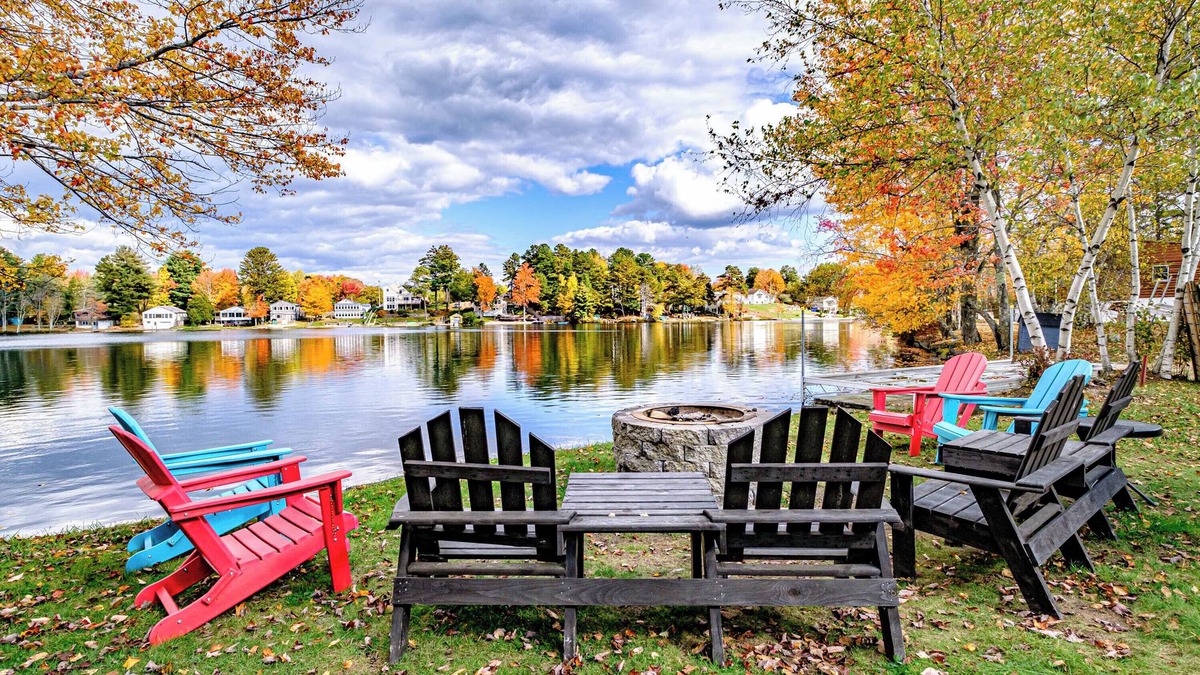 Shapleigh House | Our charming cottage and bunkhouse invites you to experience a lakeside getaway!