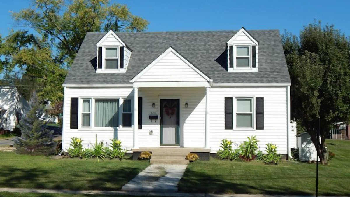 Luray Cottage | Our Cottage is in Historical Luray, Walking Distance of Town Restaurants & Shops
