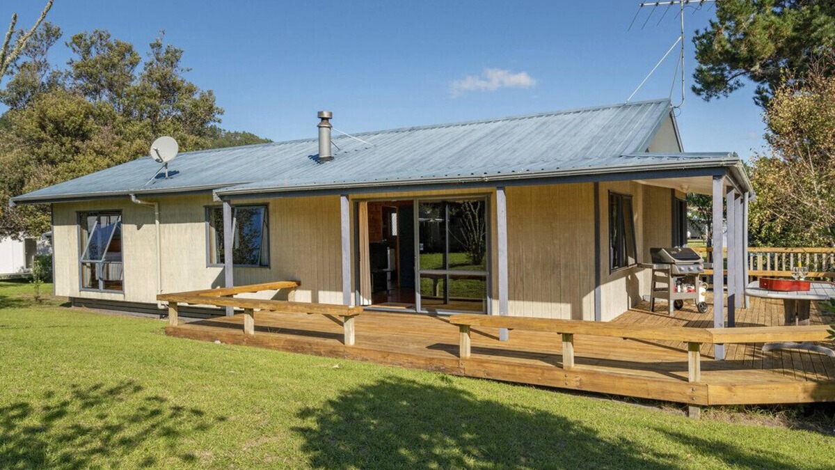 Matarangi Cottage | Our Escape - Matarangi Holiday Home