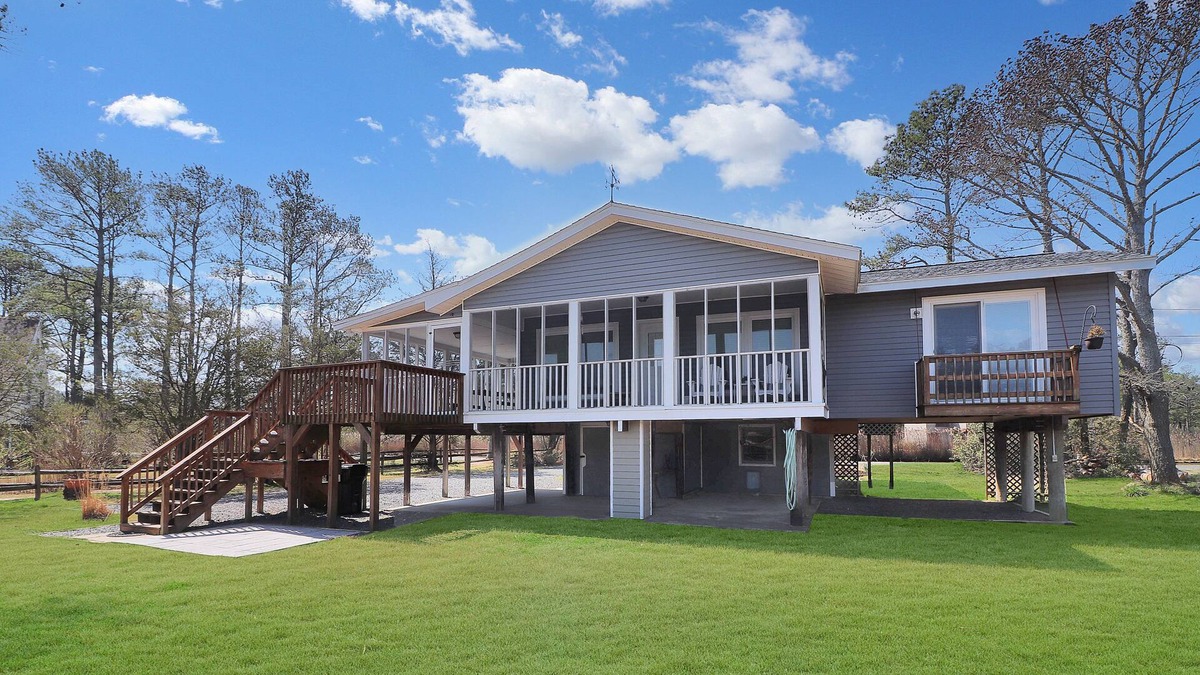 Deep Hole House | Our Happy Place - Pet friendly; Waterfront!