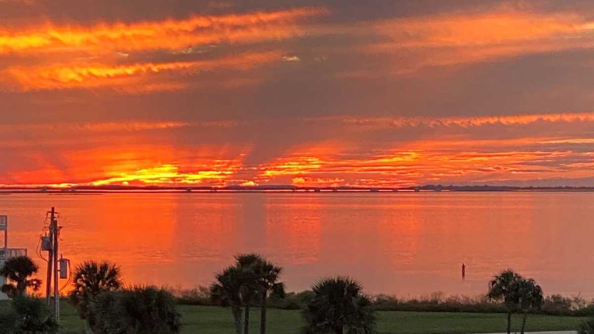 Red Fish Cove Condo | Our Happy Place- Book 5+ nights and get 15% discount - Bayside - Top Floor -