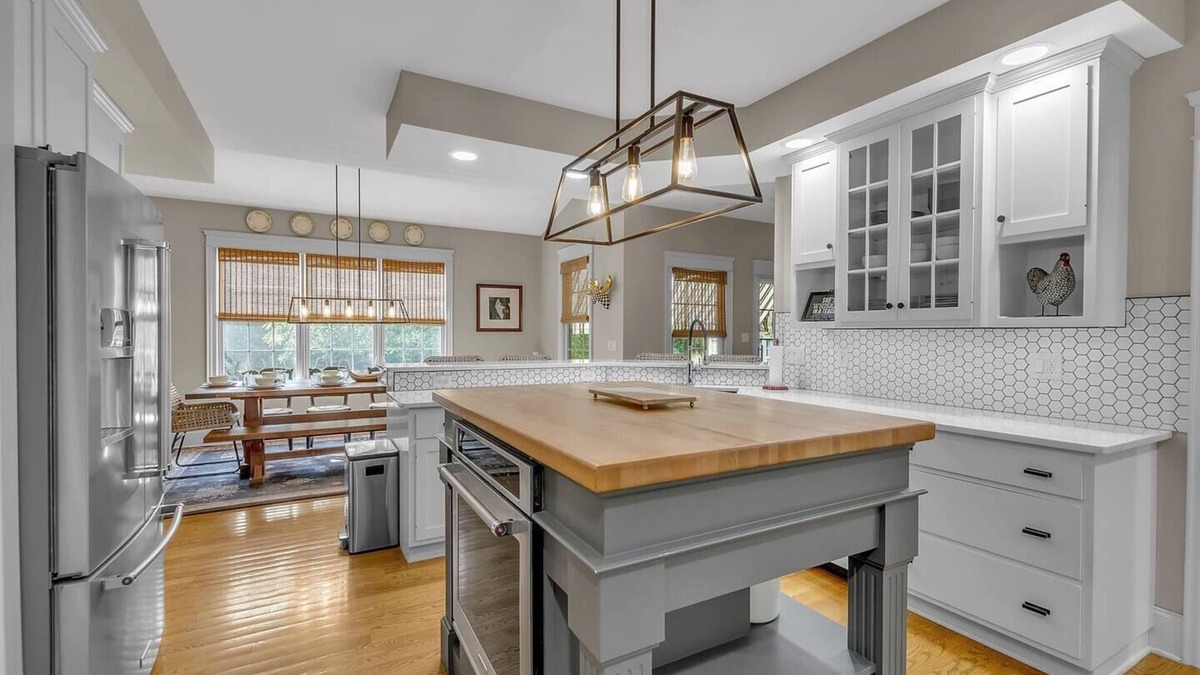 Orchard Park House | Our Hive | Spacious, Luxe, 8 Mins to Stadium