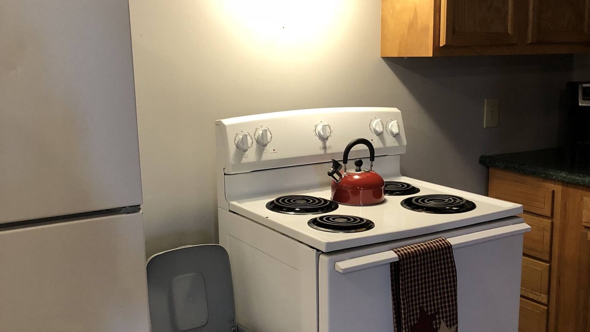 Kerr Apartment | "our little Americana charm" No cleaning fee and no Taxes all include.