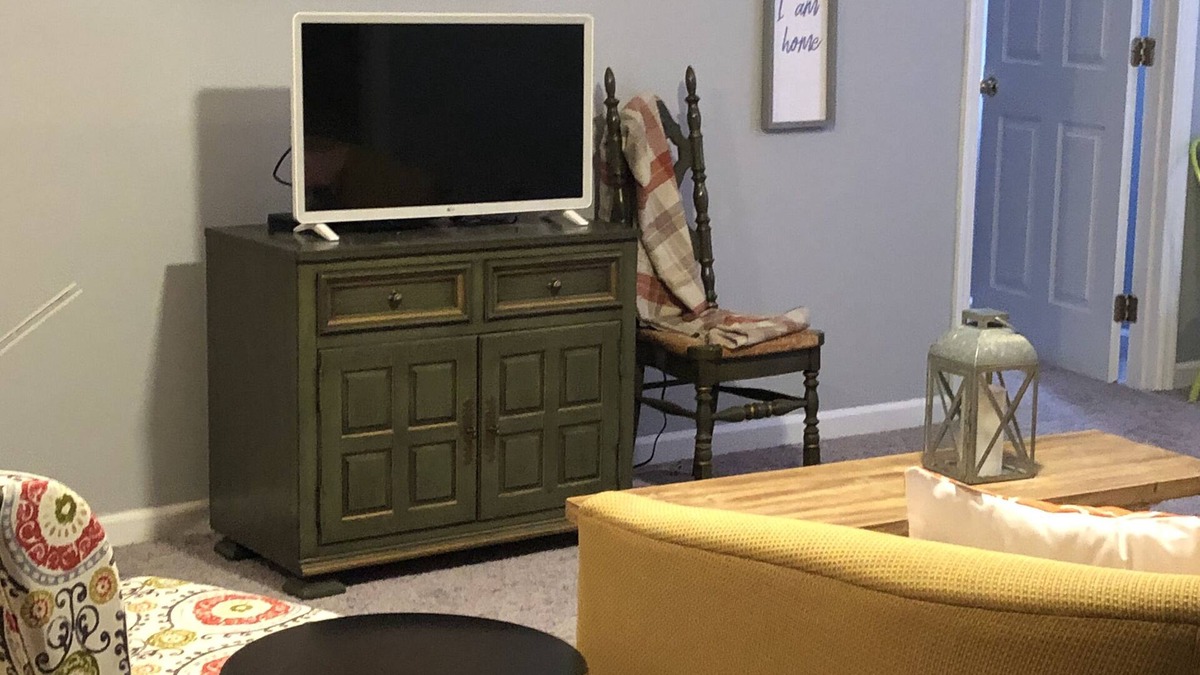 Kerr Apartment | “our little green with envy”Gallipolis No cleaning fee and no Taxes all include.