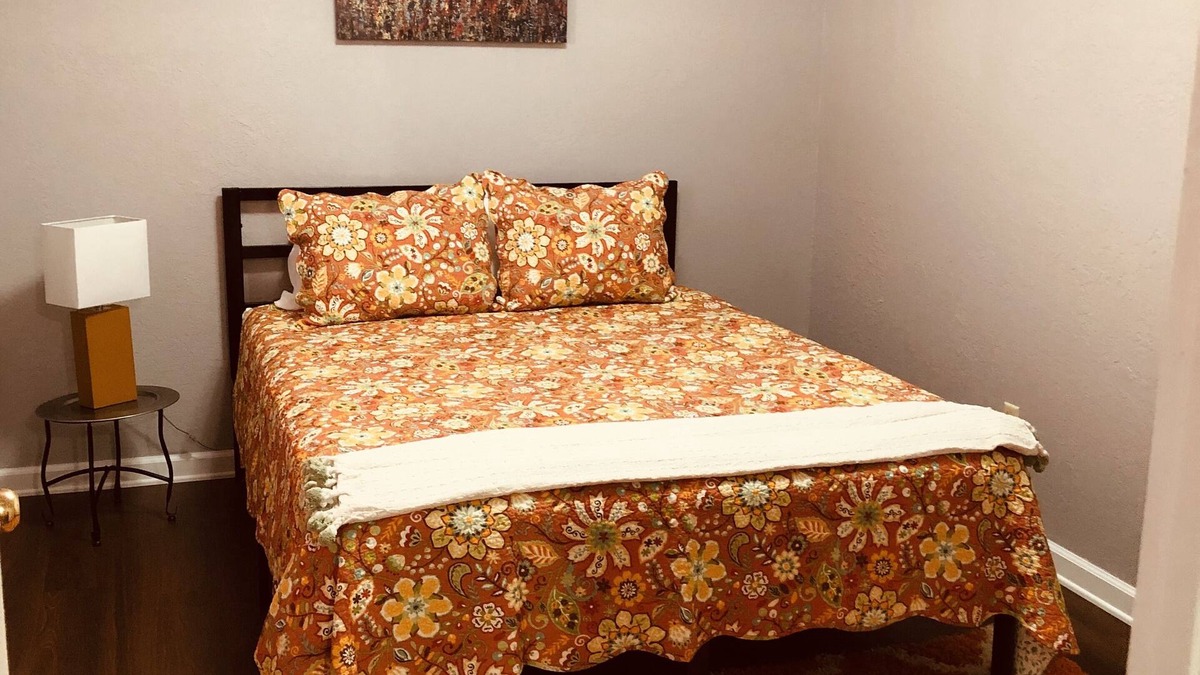 Kerr Apartment | “our little orange a-peel” Gallipolis. No cleaning fee and no Taxes all include.
