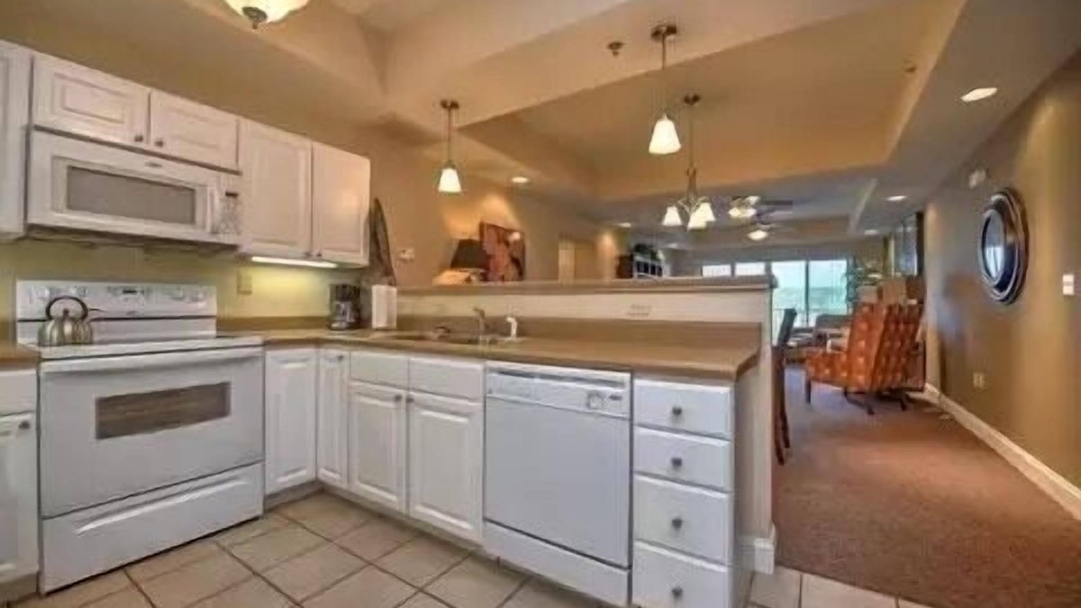 Bluff City Condo | Our lovely condo is across the road from Bristol Motor Speedway .