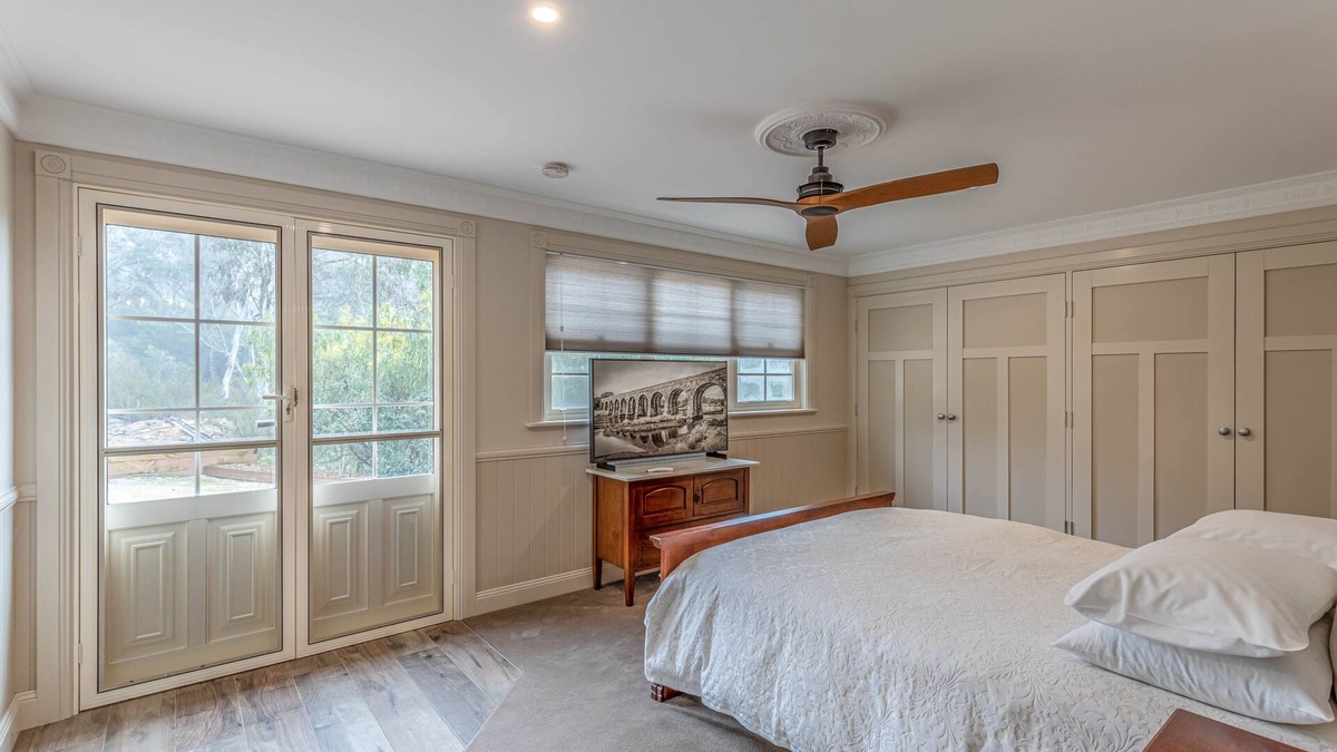 Sofala Bed & Breakfast | Our Miner's Suite has it all including outdoor terrace and private garden.