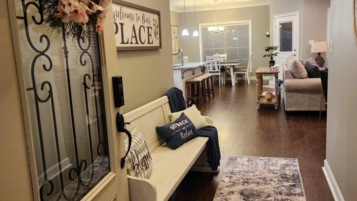 Searcy House | "OUR PLACE" Comfy New 3 Bdm/2 Bath in Searcy, AR minutes from Harding University
