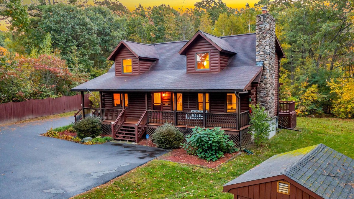 Westminster Cabin | Our pondside cabin - a charming retreat with modern amenities near Wachusett Mtn