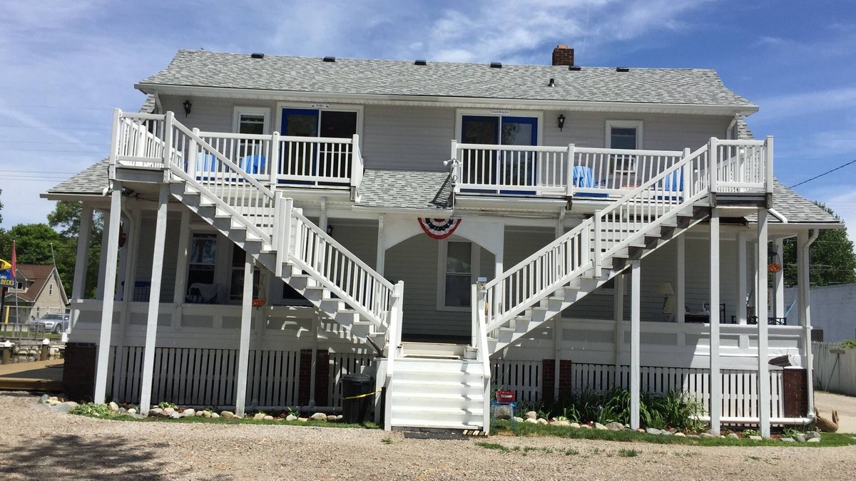 Anchorville Apartment | Our Port Cabin is clean & comfy & comes with boat slip & trailer parking!