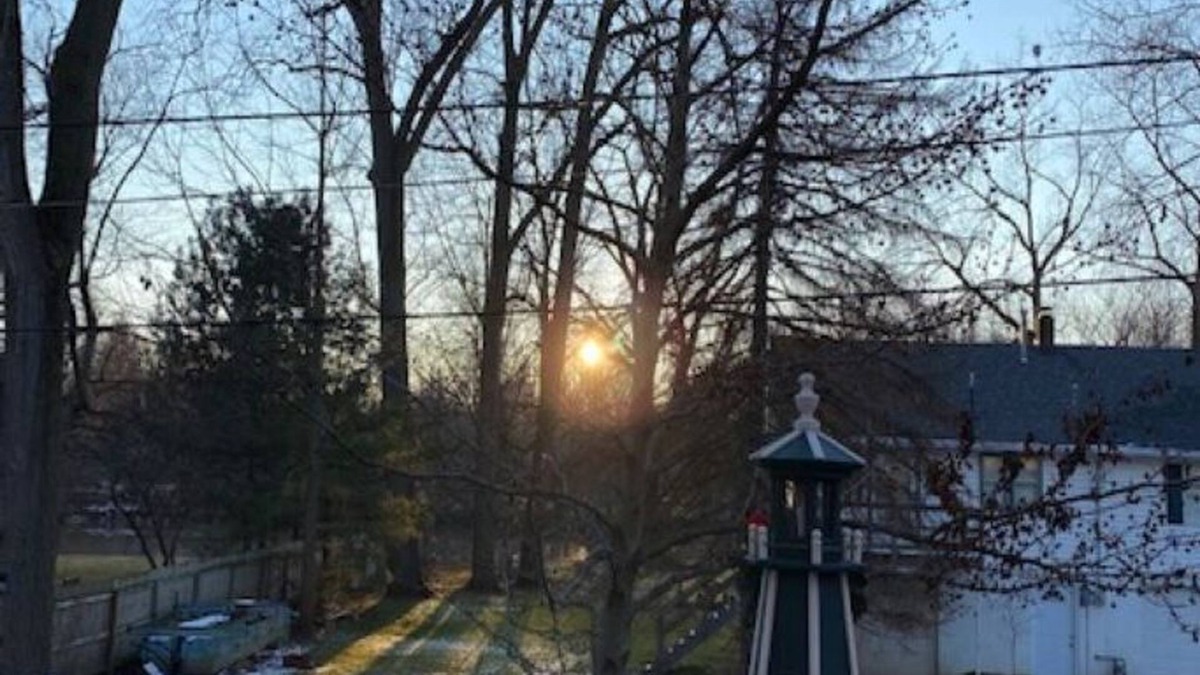 Vermilion House | OUR RIVERSIDE RETREAT W/PRIVATE HOT TUB - OPEN YEAR ROUND