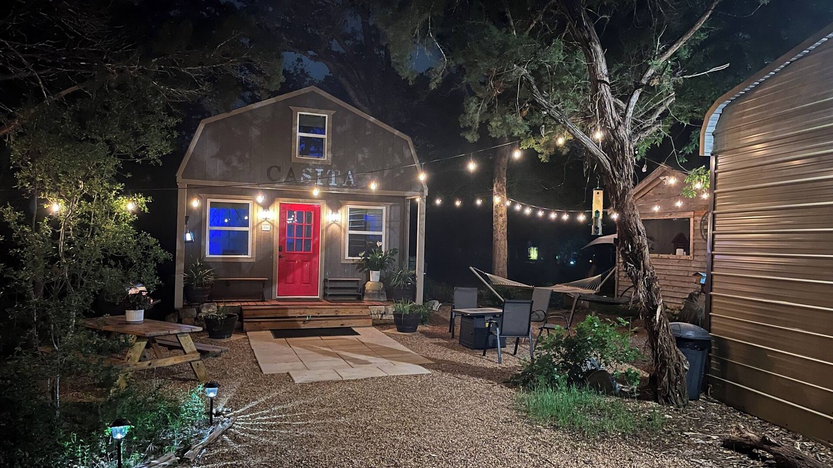 Scenic Oaks Cottage | Our Tiny House is Peaceful, it is a place for relaxing and enjoying.
