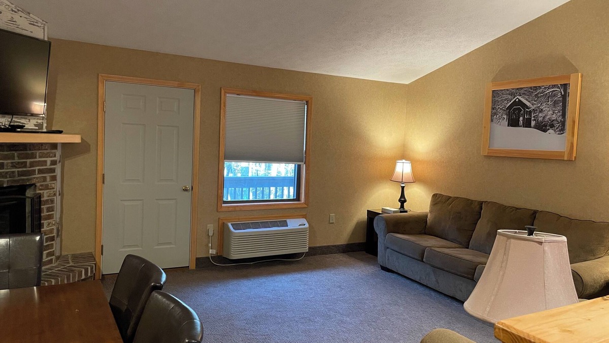 White Haven Villa | Our vintage casual villas are located in the scenic Pocono Mountains.