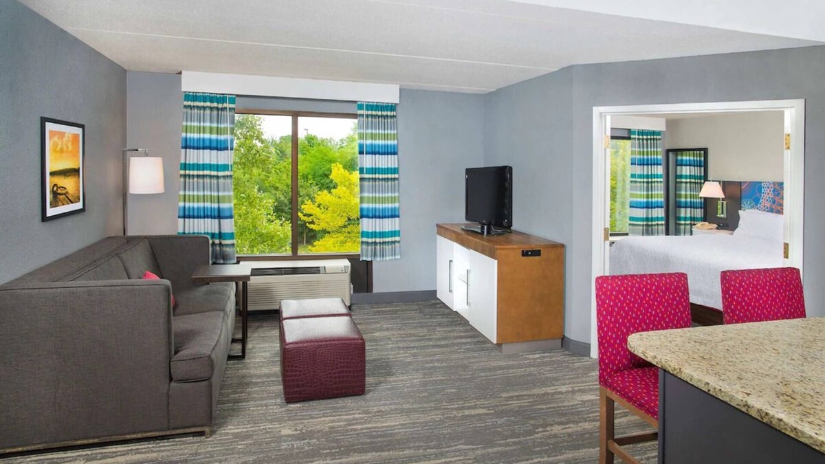 Parole Hotel | Our Welcoming Suite in Annapolis Near Historic Downtown