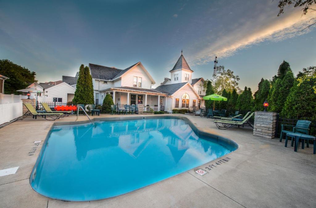 Port Clinton Hotel | OurGuest Inn & Suites Downtown Port Clinton
