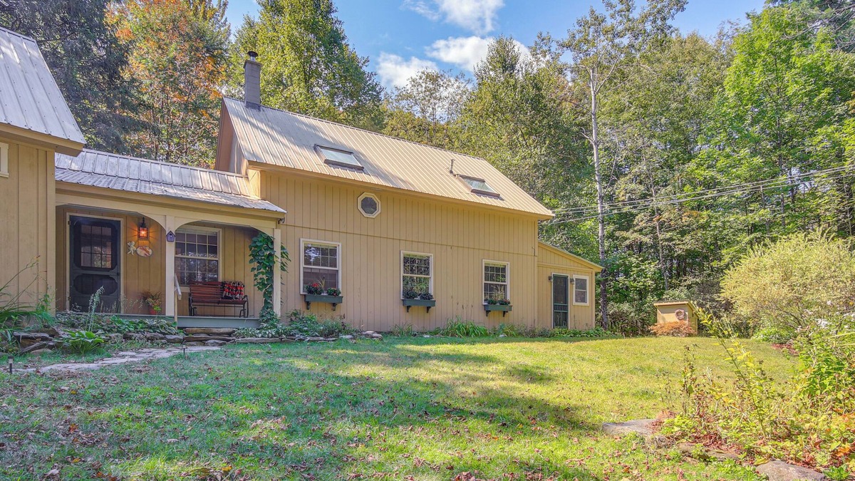 Williamsville Cabin | Outdoor-Adventure Haven 14 Mi to Mount Snow Skiing