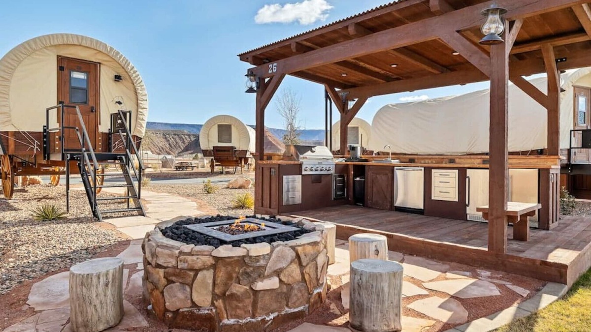 Virgin Cabin | Outdoor experience Pet Friendly Wagon on the Pond w/2 QB and Outdoor Kitchen