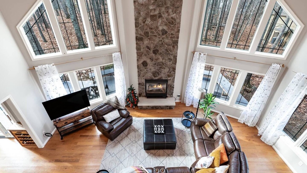 Wintergreen Ski Chalet | *Outdoor Oasis/wood firepit /2 rooms main floor*