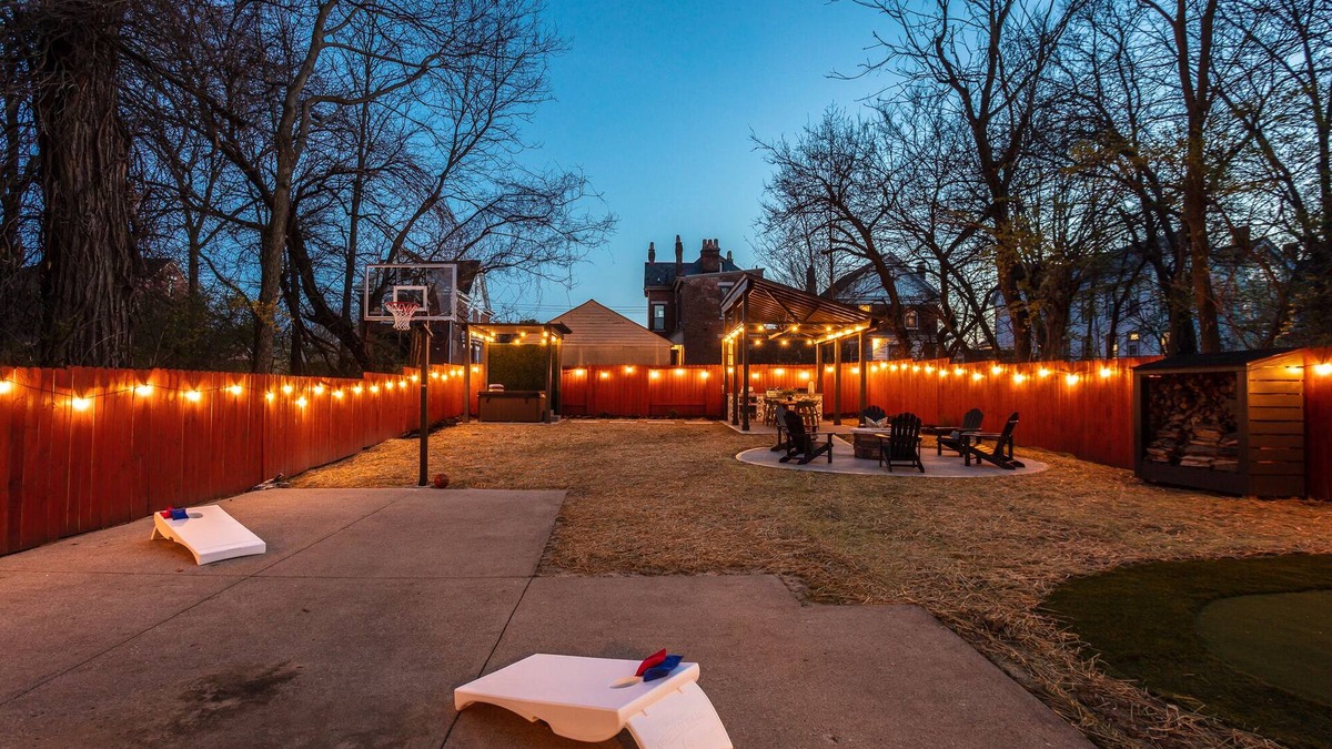 Cincinnati House | Outdoor Oasis-New 4 BR w/PuttPutt, Hottub, Firepit