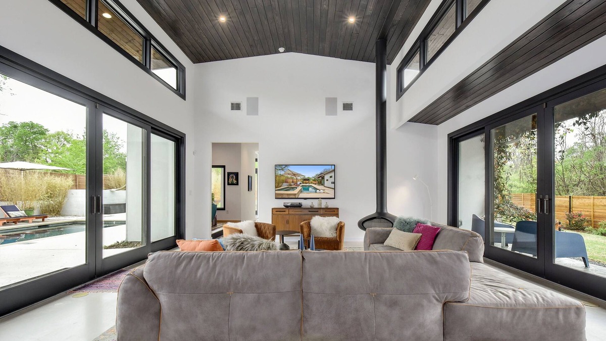 West Congress House | Outdoor Oasis with Private Pool + Spa - The Nest!