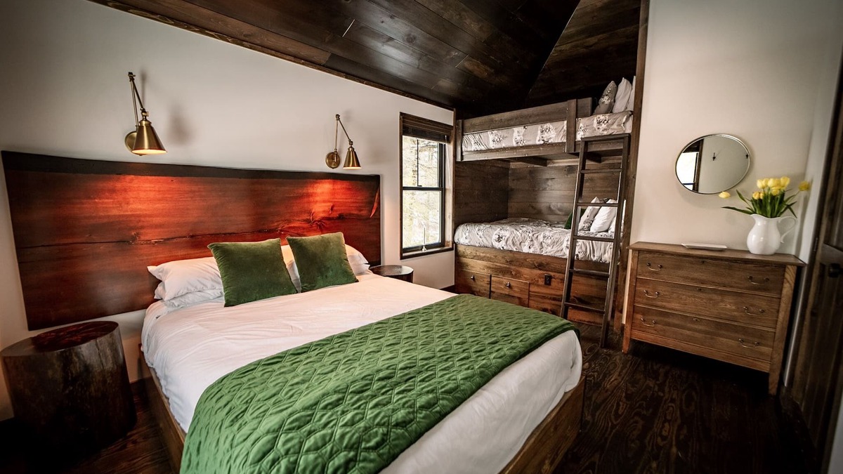 Speculator House | Outdoor Sauna, Hiking, Ski at Oak Mountain, and Private Chef Available