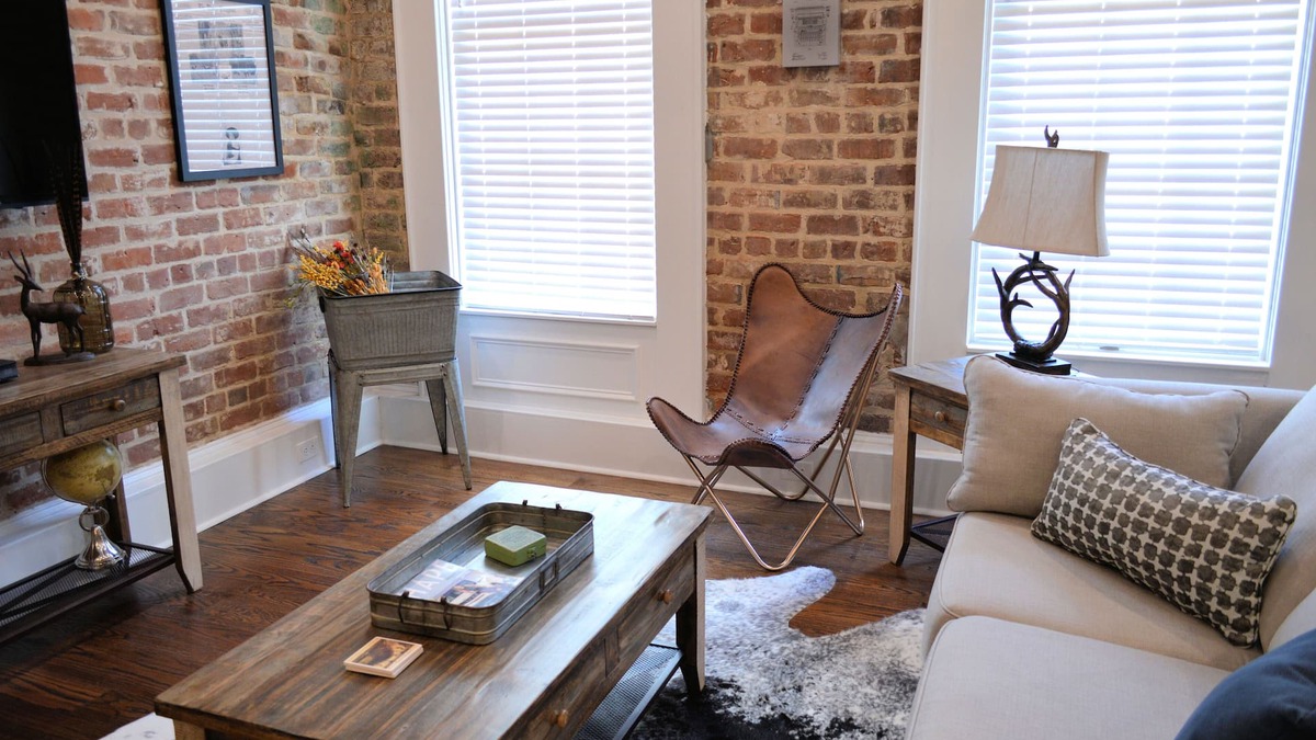Central Business District Condo | Outdoors and Adventure themed, Historic luxury condo, 2 blocks from French Quart