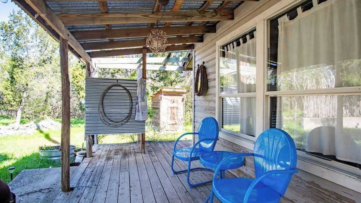 San Marcos Cabin | Outpost Vibes: Outhouse, Outdoor Shower & Pool
