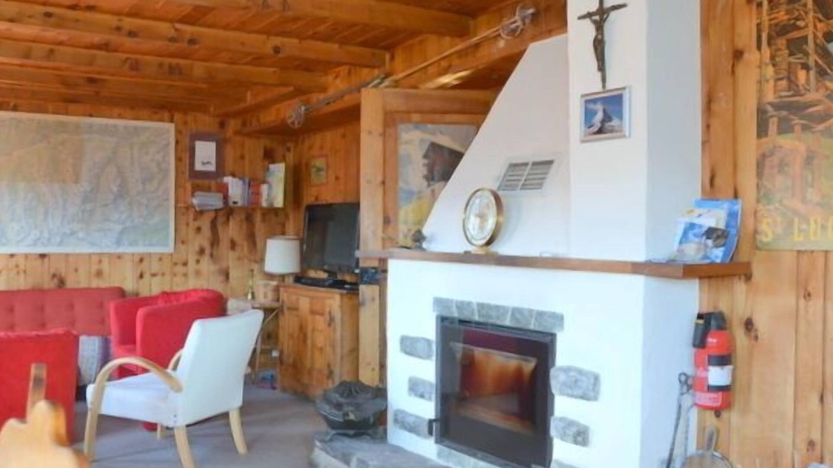 St. Luc Ski Chalet | Outside: three-storey chalet above Saint-Luc, for 7 persons, terrace and balcony with garden furnitu
