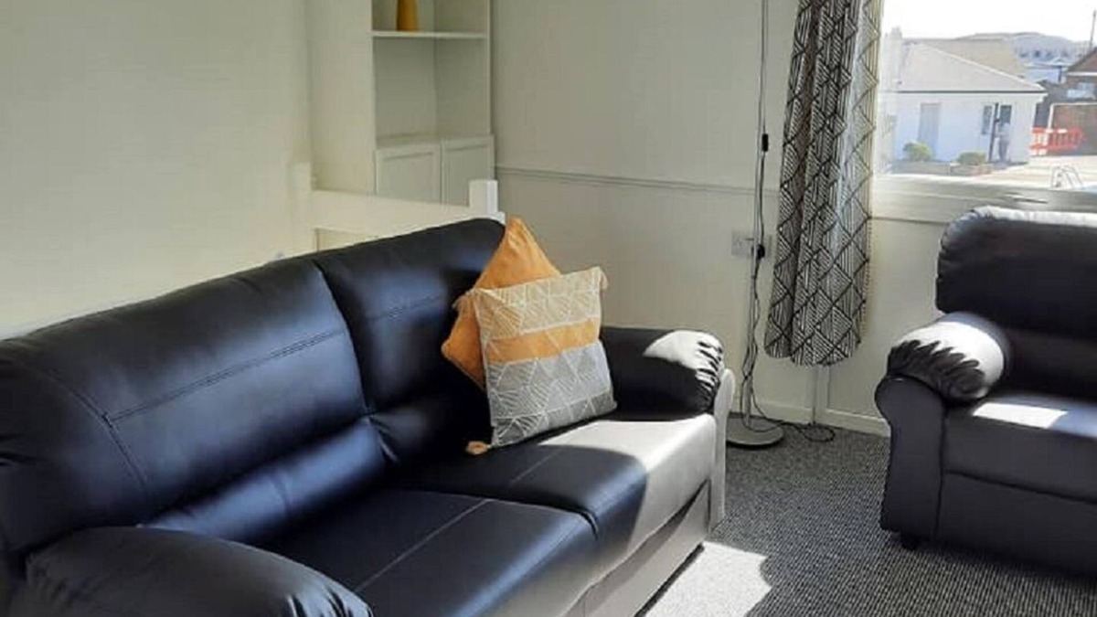 Scratby House | Outstanding 3 Bedroom Chalet, walk to beach, nr Gt Yarmouth & Norfolk Broads