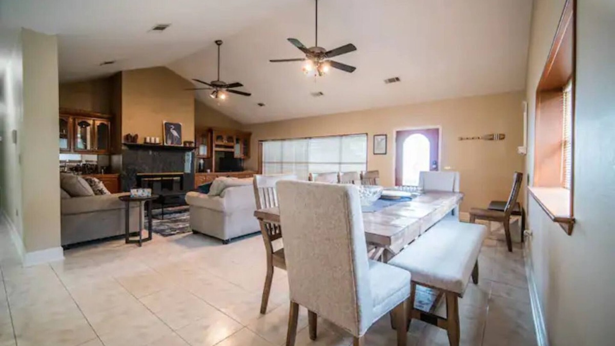 Mayflower House | Outstanding 3BR Central Arkansas Lakeside Retreat near Little Rock and Conway