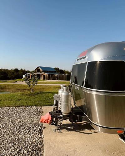 Ennis House | Outstanding Airstream Close to Stunning Hiking Trails in Bristol, Texas