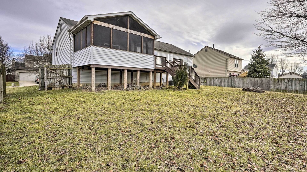 West Columbus House | Outstanding Columbus Retreat w/ Spacious Yard