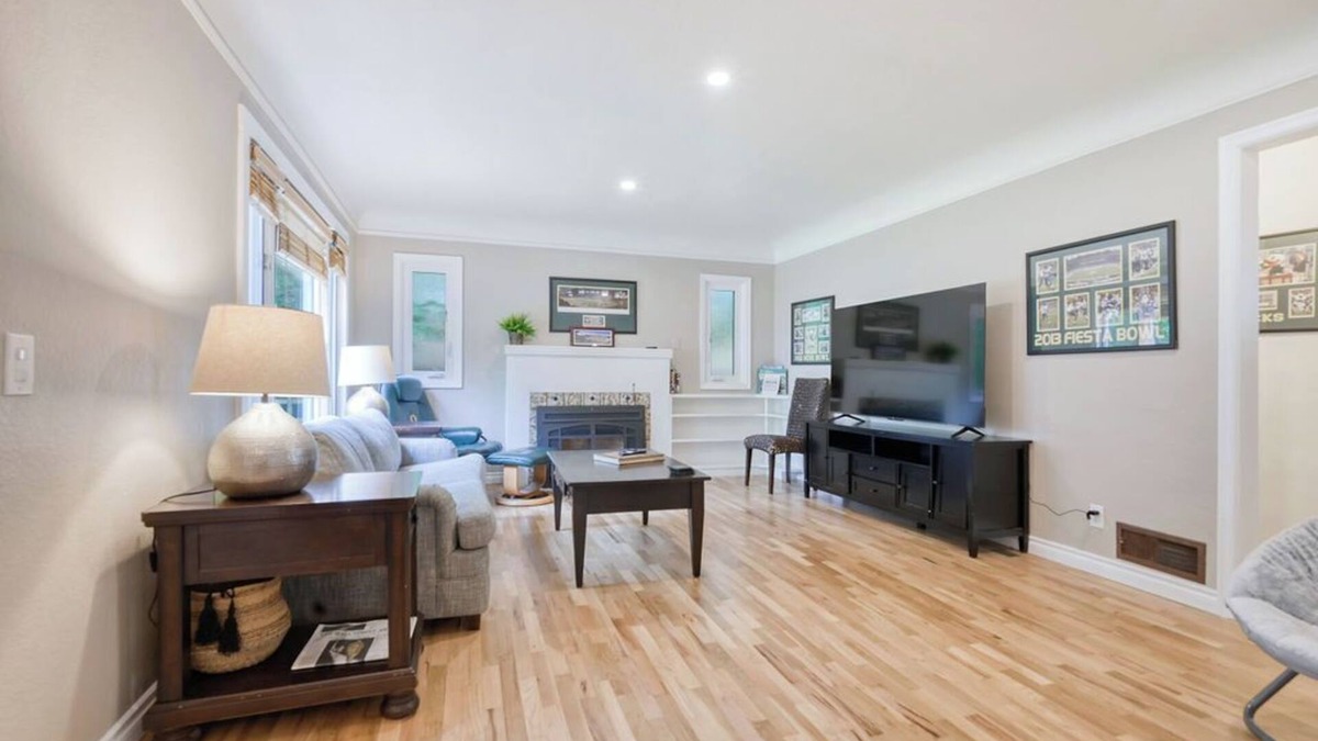 College Hill House | Outstanding Eugene Bungalow on College Hill. 1 mile from U of O Campus