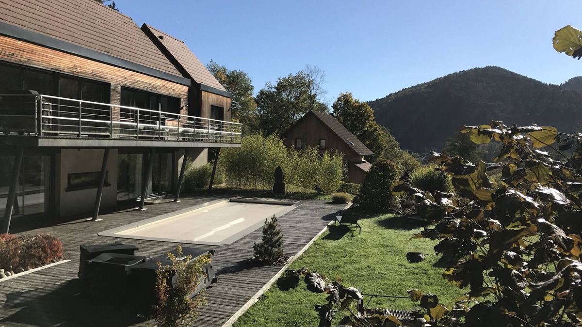 Husseren-Wesserling Ski Chalet | OUTSTANDING CONTEMPORARY CHALET IN A BRIGHT QUIET