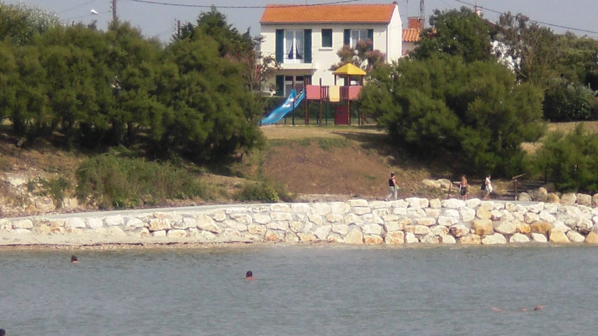 Fouras House | Outstanding genuine old "Fourasine" house, 50m from beach, beautiful sea view