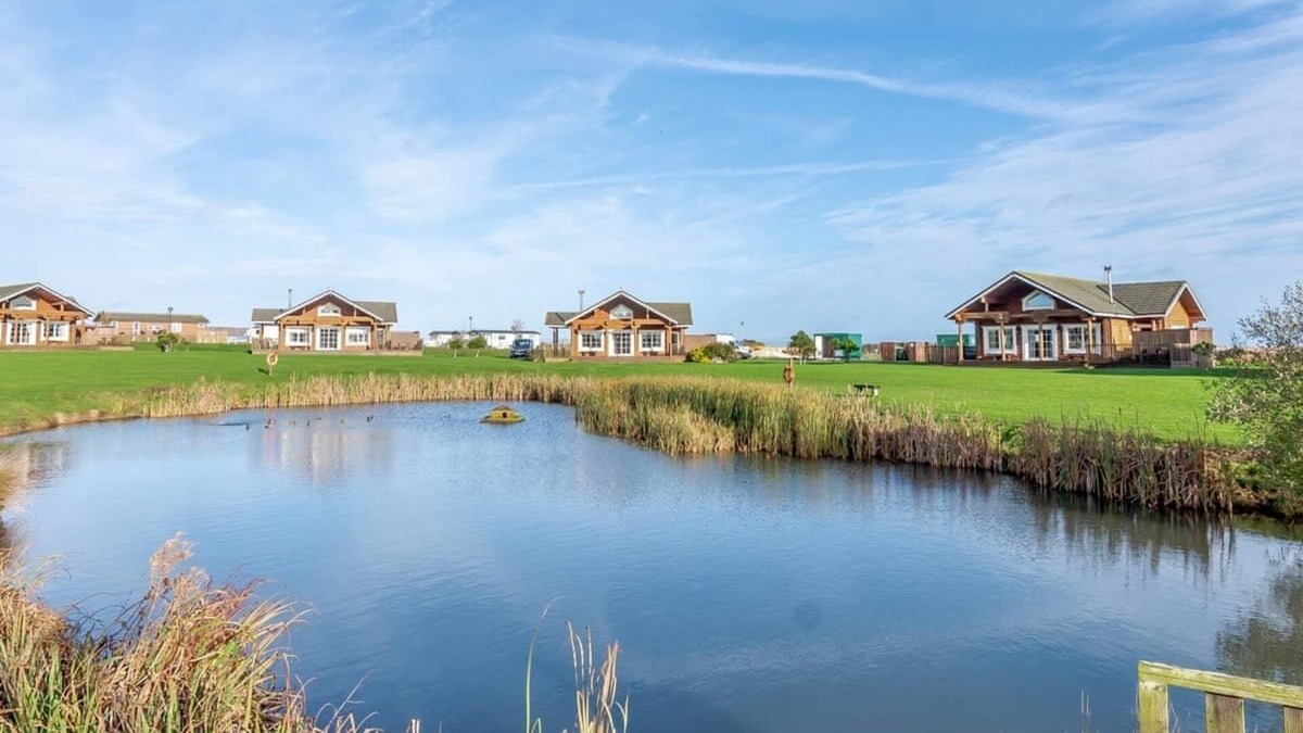 Hornsea Ski Chalet | Outstanding, spacious and contemporary two storey lodge.