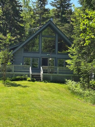Rangeley House | Outta Range Outta Range, A Cozy Log Home Retreat