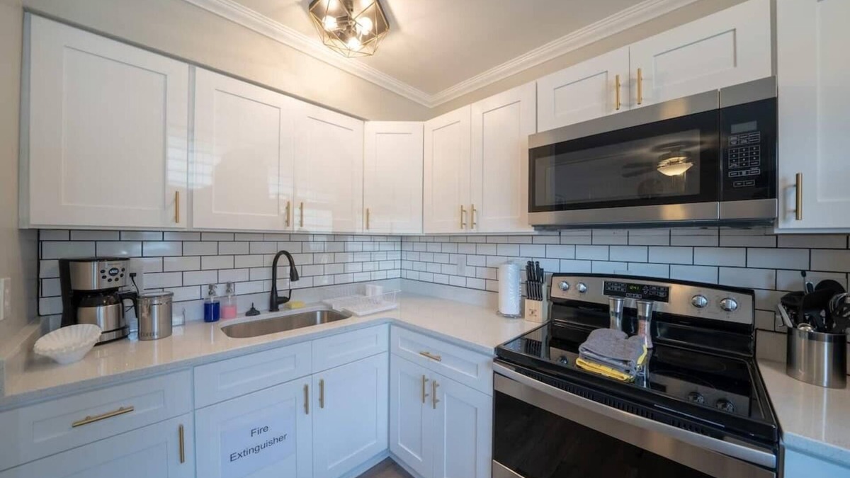 East Ocean View Apartment | OV Mosaic - Rain Suite